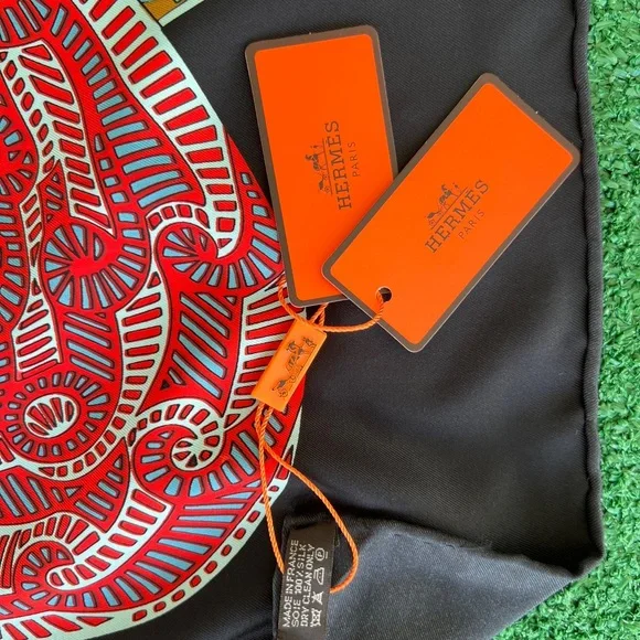 Hermes Red and White Silk Scarf - Picture 4 of 4